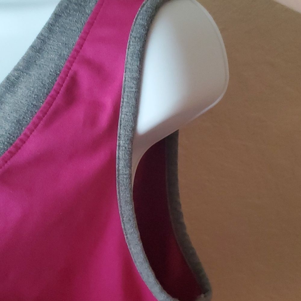 Tek Gear Women’s Large Pink & Gray V-Neck Athletic Tank Top Workout Shirt - Picture 4 of 8